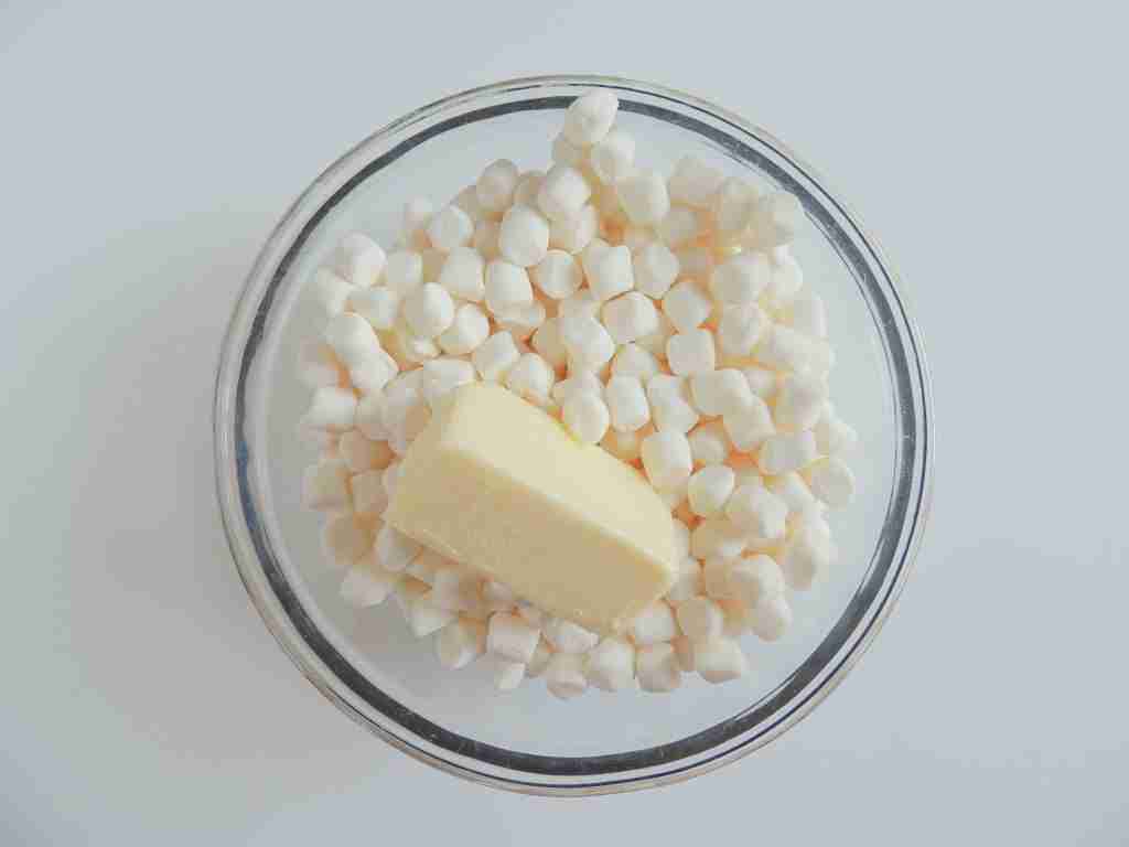 mini marshmallows and butter